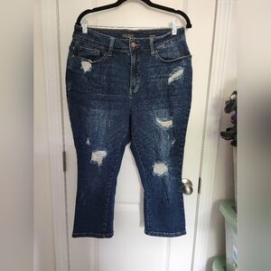 Judy Blue Distressed Women's Capri Jeans Size 14w.